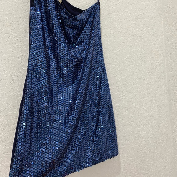 Price ⬇️ Steps - Royal Blue One Shoulders Sequins Dress - L - Picture 2 of 7